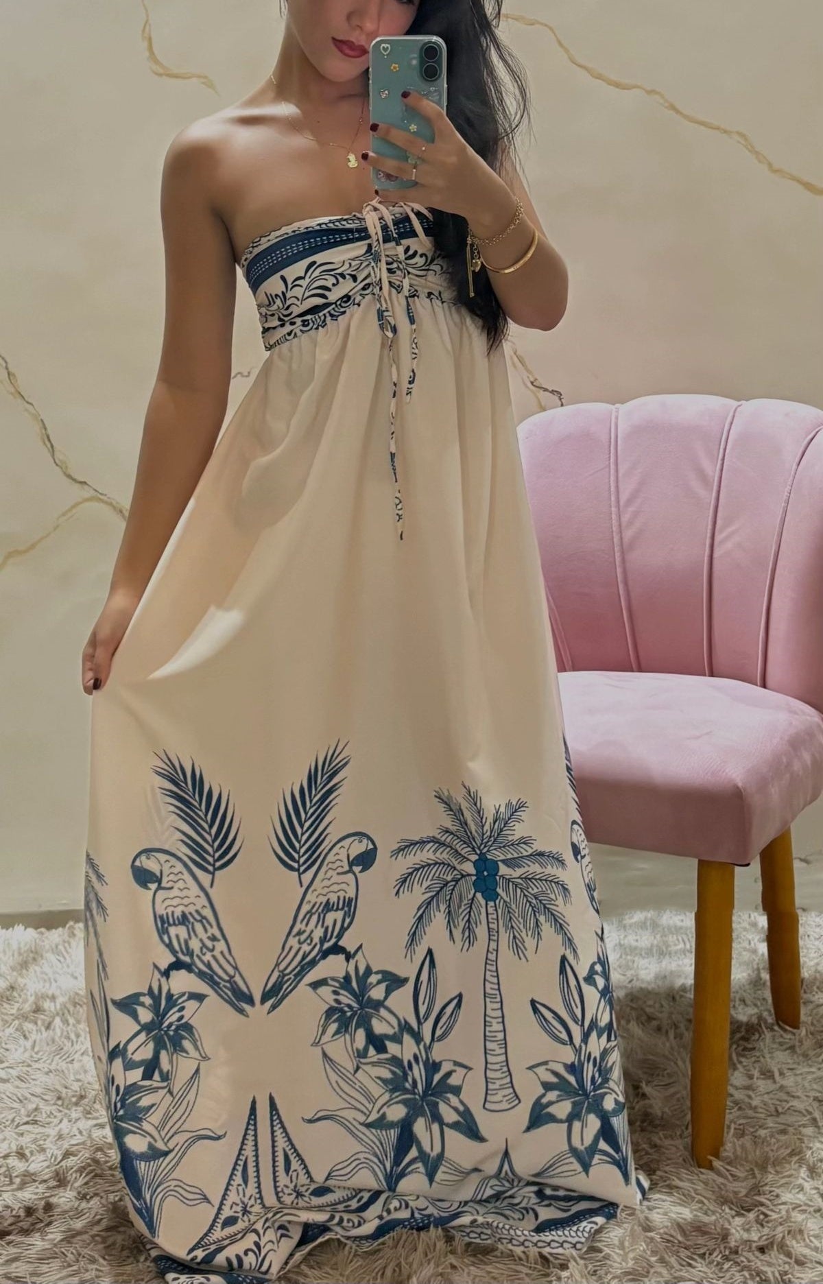 Robe bandeau crème à imprimé tropical : perroquets et palmiers, taille à cordon, style vacances gh6614