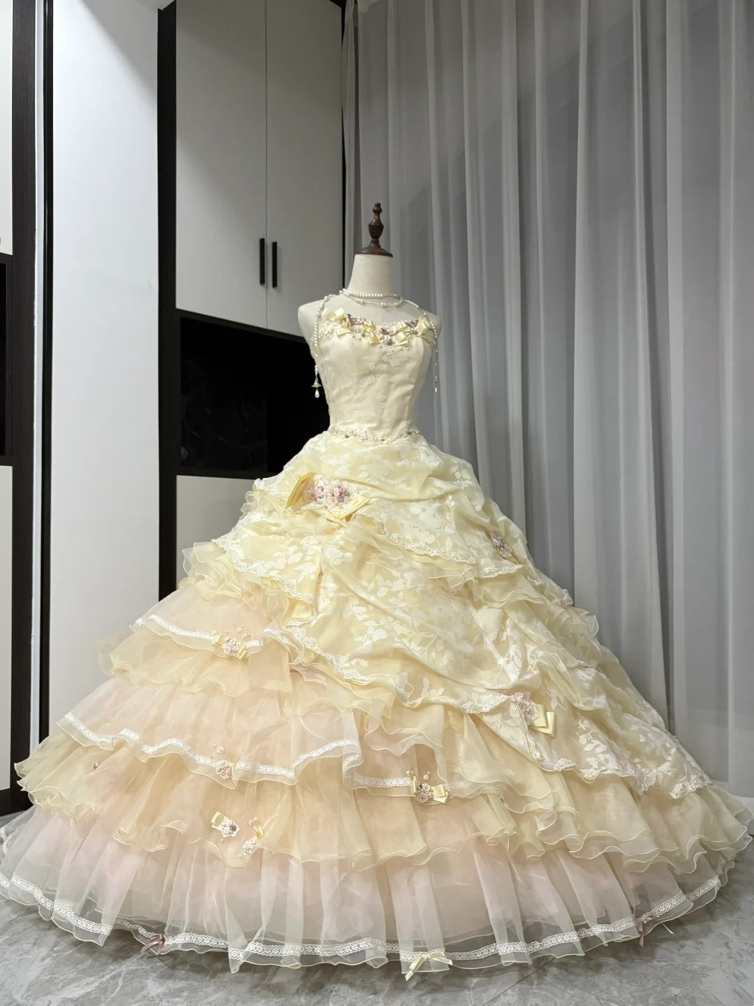Robe de bal longue en tulle jaune à fleurs et perles, robe de Quinceanera pour 16e anniversaire, gh4737