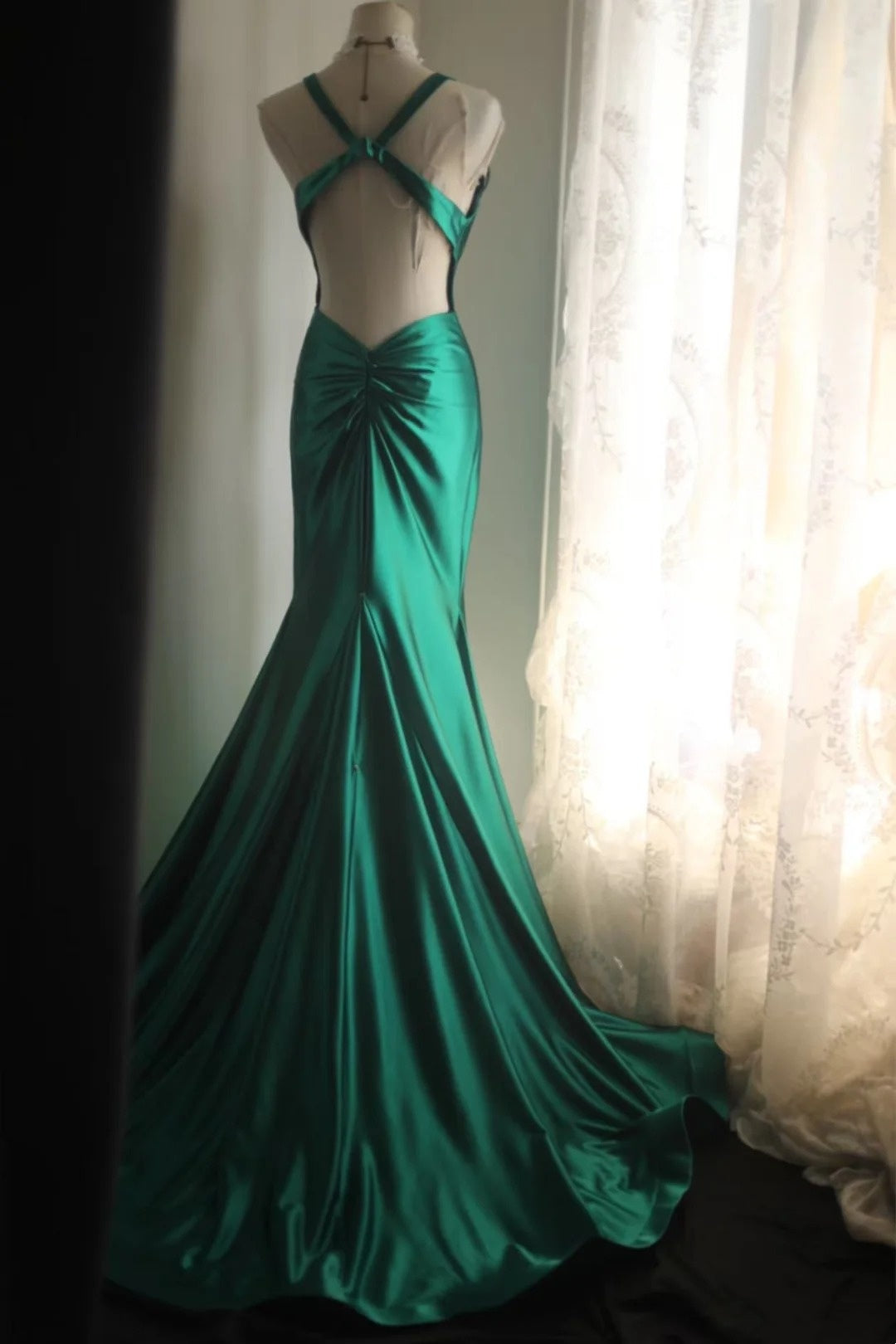 girlhomeshops-Sleeveless Deep V - Neck Backless Dark Green Satin Mermaid Dress, Retro Elegant Slim - fitting Floor - length Evening Gown gh5827