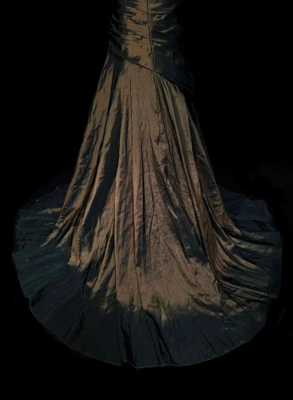 Robe de soirée longue haut de gamme en satin dégradé marron et noir, à une épaule : broderie riche, coupe sirène, référence gh6587