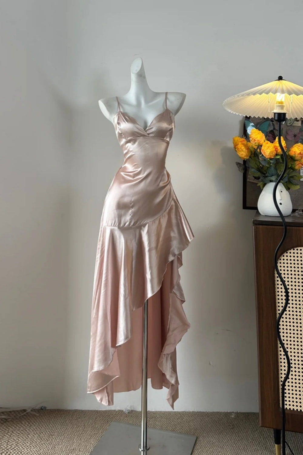 girlhomeshops-Sanft und märchenhaft, hellrosa, Spaghettiträger, unregelmäßiges, gerüschtes langes Kleid gh5844