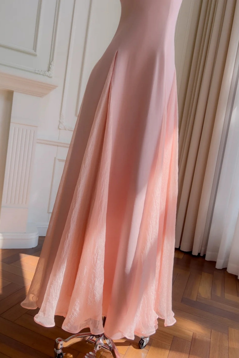 girlhomeshops - Robe de soirée longue minimaliste vert menthe/rose pastel à fines bretelles et coupe ajustée gh6098