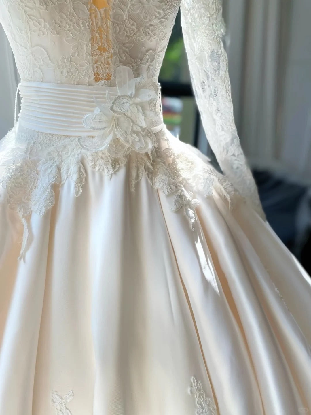 Girlhomeshops--💕Robe de mariée blanche à manches longues en tulle et dentelle exquise gh5444