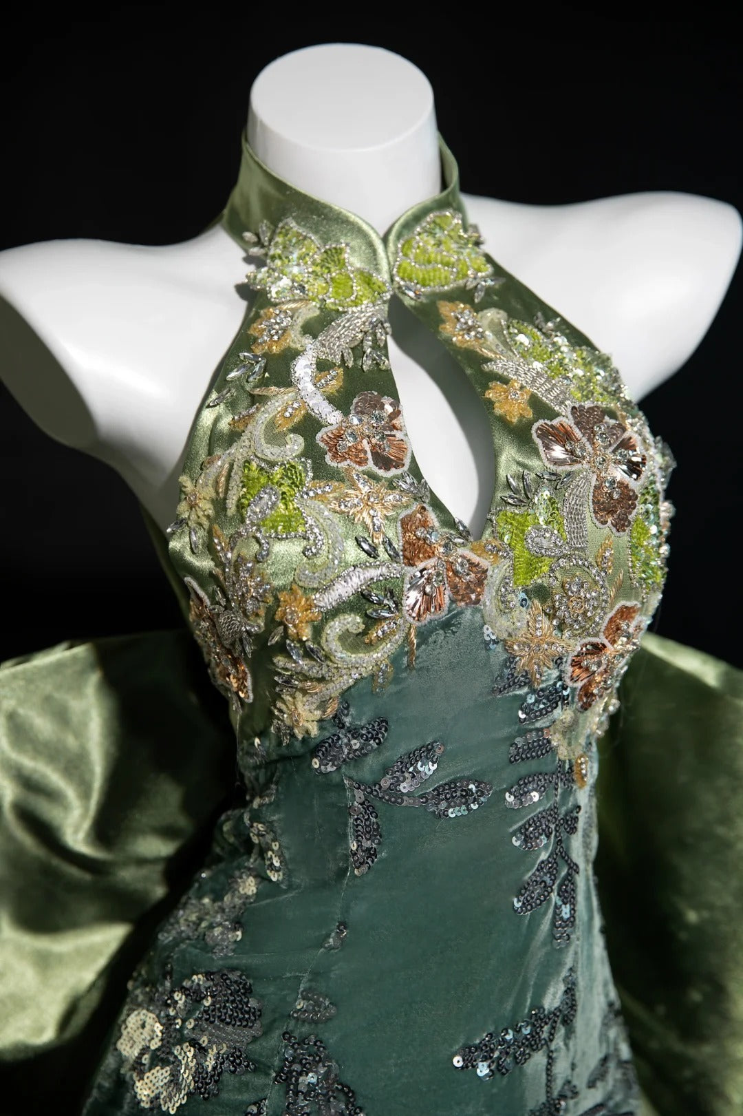 Green Elegant Exquisite Beaded Sequined Long Satin Mermaid Cheongsam Ball Gown Evening Gown Wedding Gown Party Dress gh4132