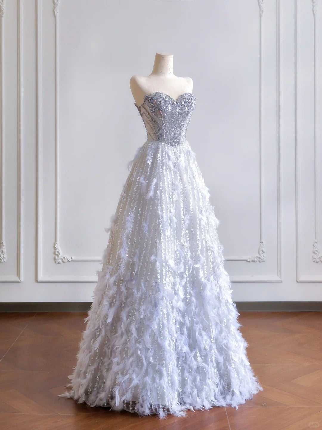 Girlhomeshops - Robe de mariée longue en tulle gris violet avec plumes et diamants, perles exquises, gh5486