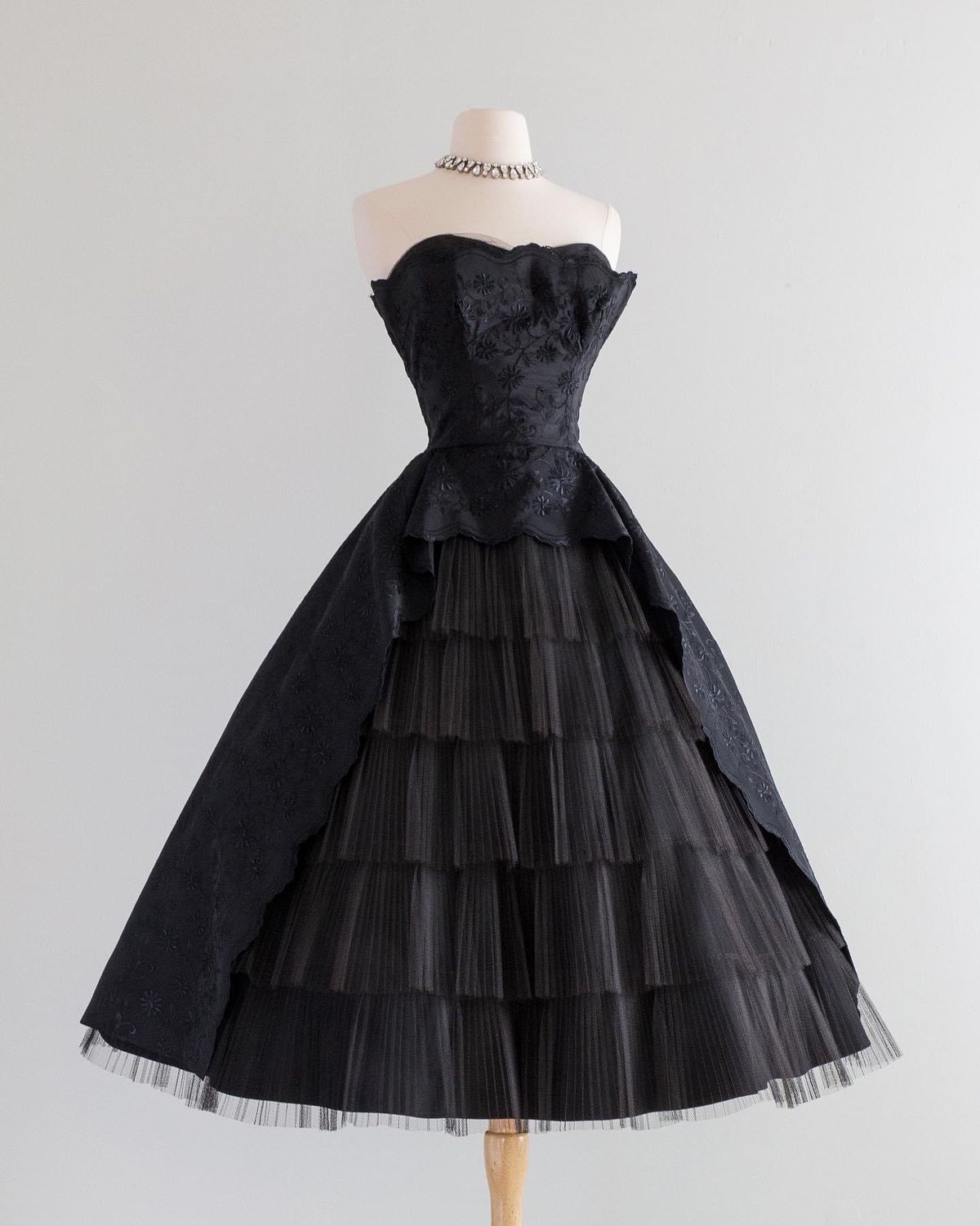 girlhomeshops - Schwarzes Midi-Ballkleid aus Tüll, Heimkehrkleid, formelles Kleid, gh5585