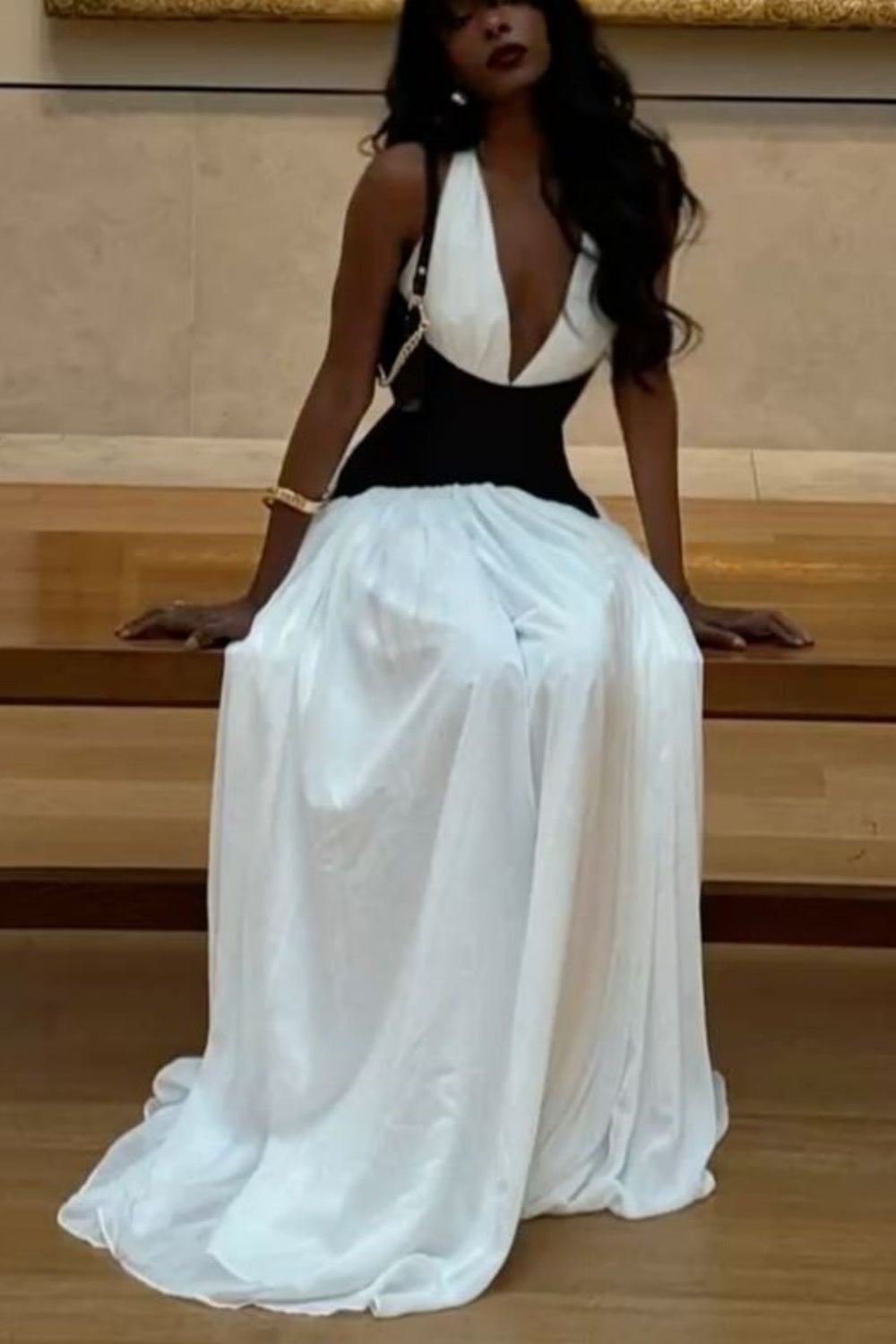 Halter Neck Black-White Contrast Train Gown | Luxury Elegant Deep V Waist-Tied Dress for Gala Ball gh6479