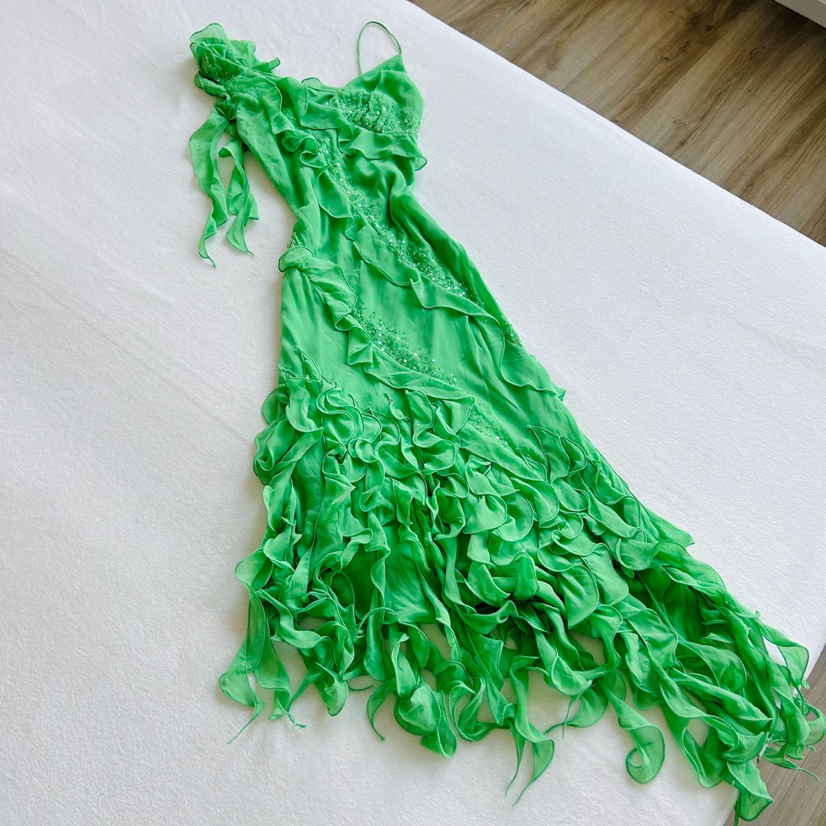 girlhomeshops-Vintage Bright Green 3D Ruffled Sequin One-Shoulder Long Evening Gown gh6020