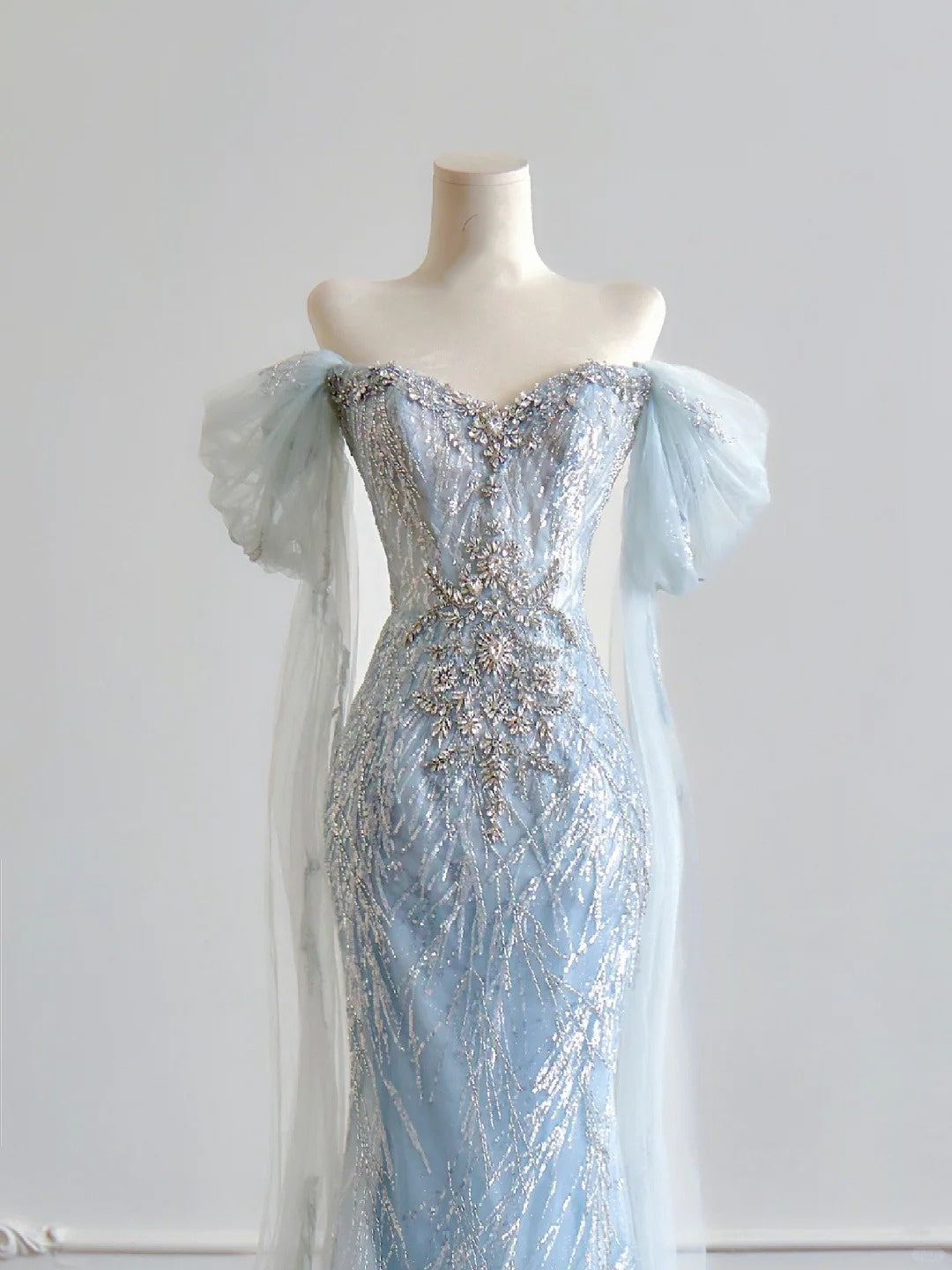 Girlhomeshops – Wunderschönes, blaues, exquisites, langes, mit Perlen besetztes Tüll-Ballkleid gh5485