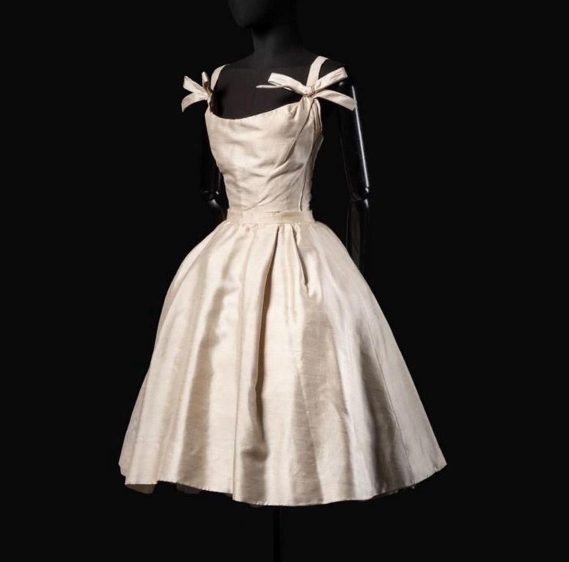 girlhomeshops--White Satin Short Princess Elegant Formal Homecoming Dress Hoco Dress gh5598