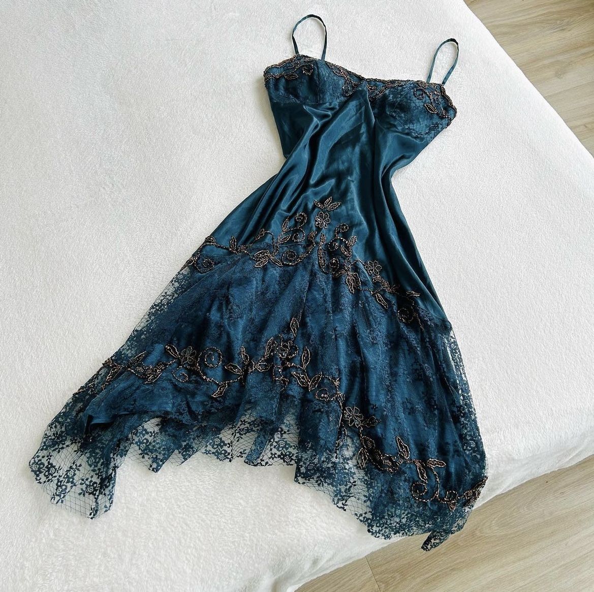 Girlhomeshops-Blue Lace Floral Beaded Short Spaghetti Strap Satin Homecoming Dress Birthday Party Dress gh5262