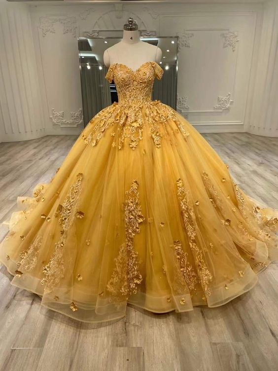 Robe jaune de luxe style palais : décolleté en cœur, taille cintrée, entièrement ornée de dorures, robe de soirée haut de gamme gh6590