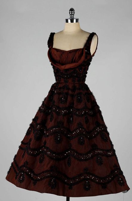 girlhomeshops--Burgundy Exquisite Beaded Mid-Length Tulle Homecoming Dress Hoco Dresses gh5623