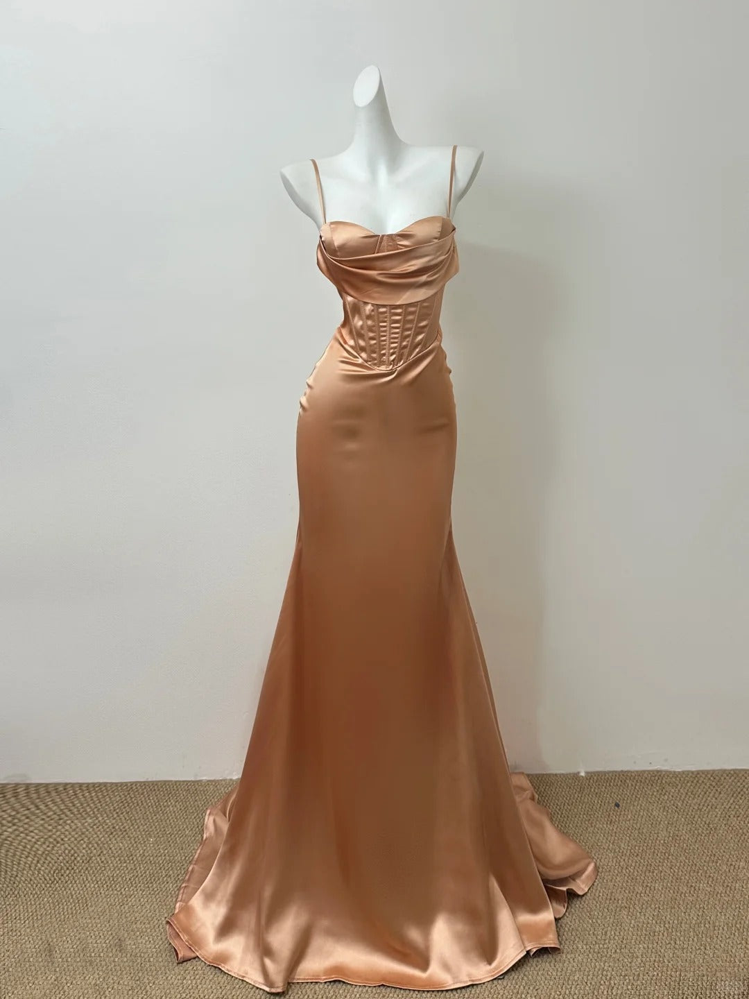 Robe de soirée élégante en satin noir/champagne, simple et tendance, à bretelles spaghetti, longue, longueur au sol, gh3905