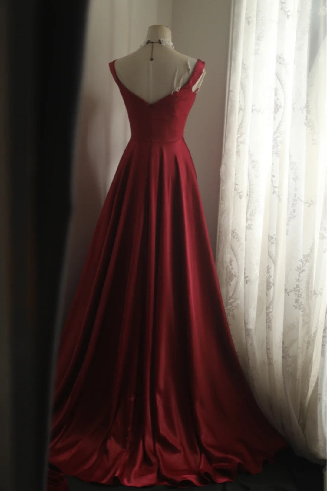 Girlhomeshops - Robe de soirée trapèze en satin rouge vin sans manches, longueur au sol, gh5832