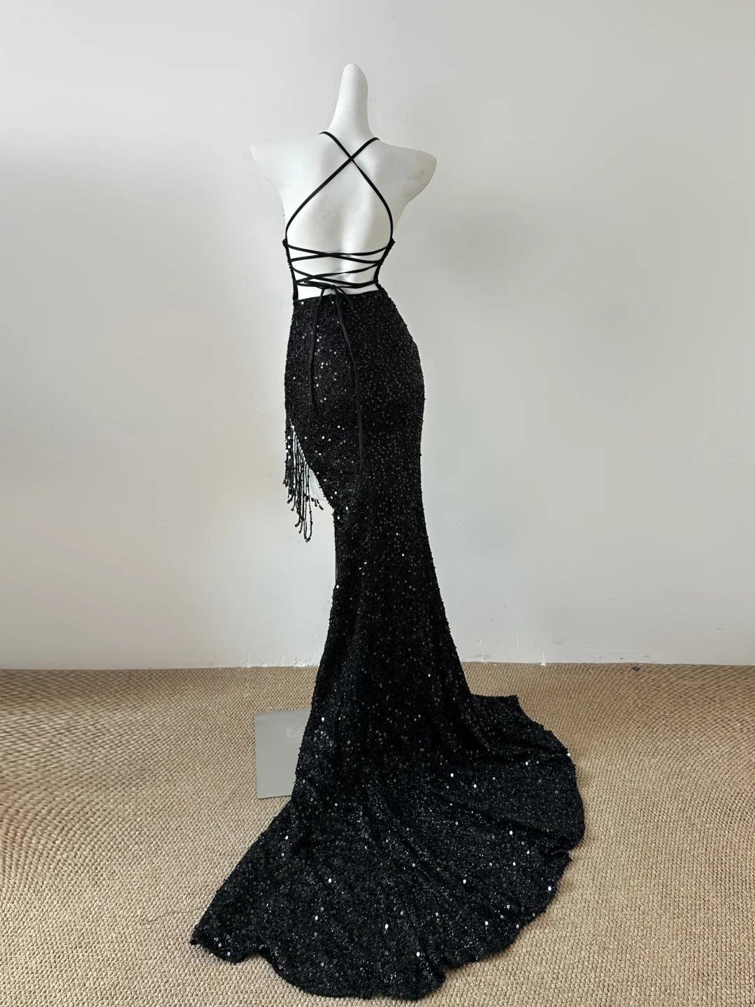 Robe de soirée sirène noire magnifique, col en V, brillante, sexy, élégante, à franges, longueur au sol, longue, paillettes, robe de bal, robe de soirée, robe de bal gh3742