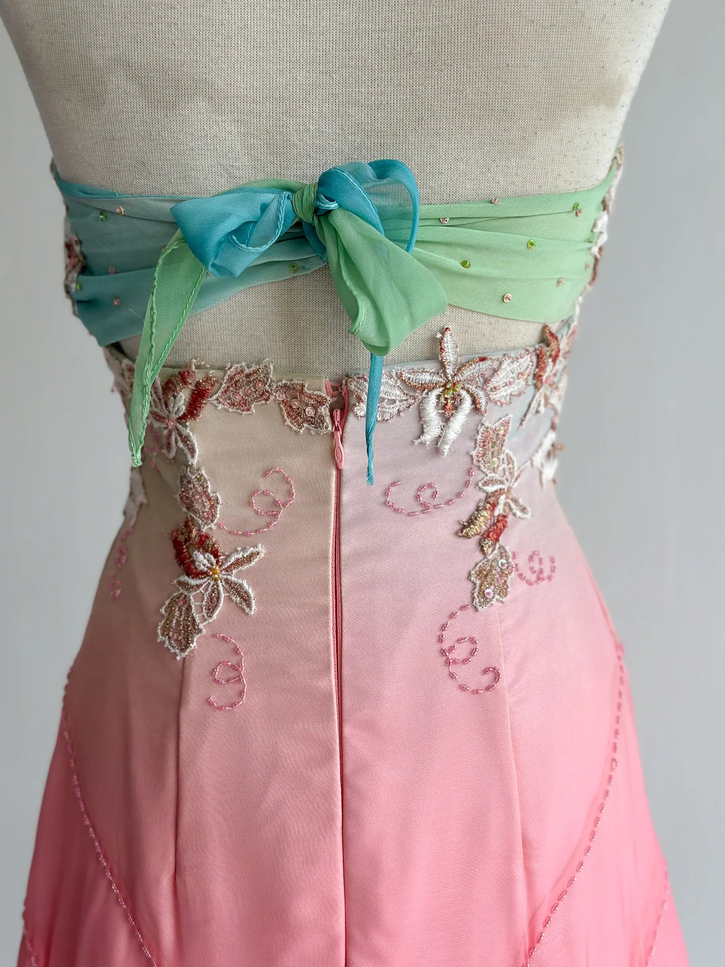 girlhomeshops-Pink-Green Gradient Chiffon Halter-Neck Embroidered Rhinestone-Embellished Floor-Length Retro-Style Gown gh6373