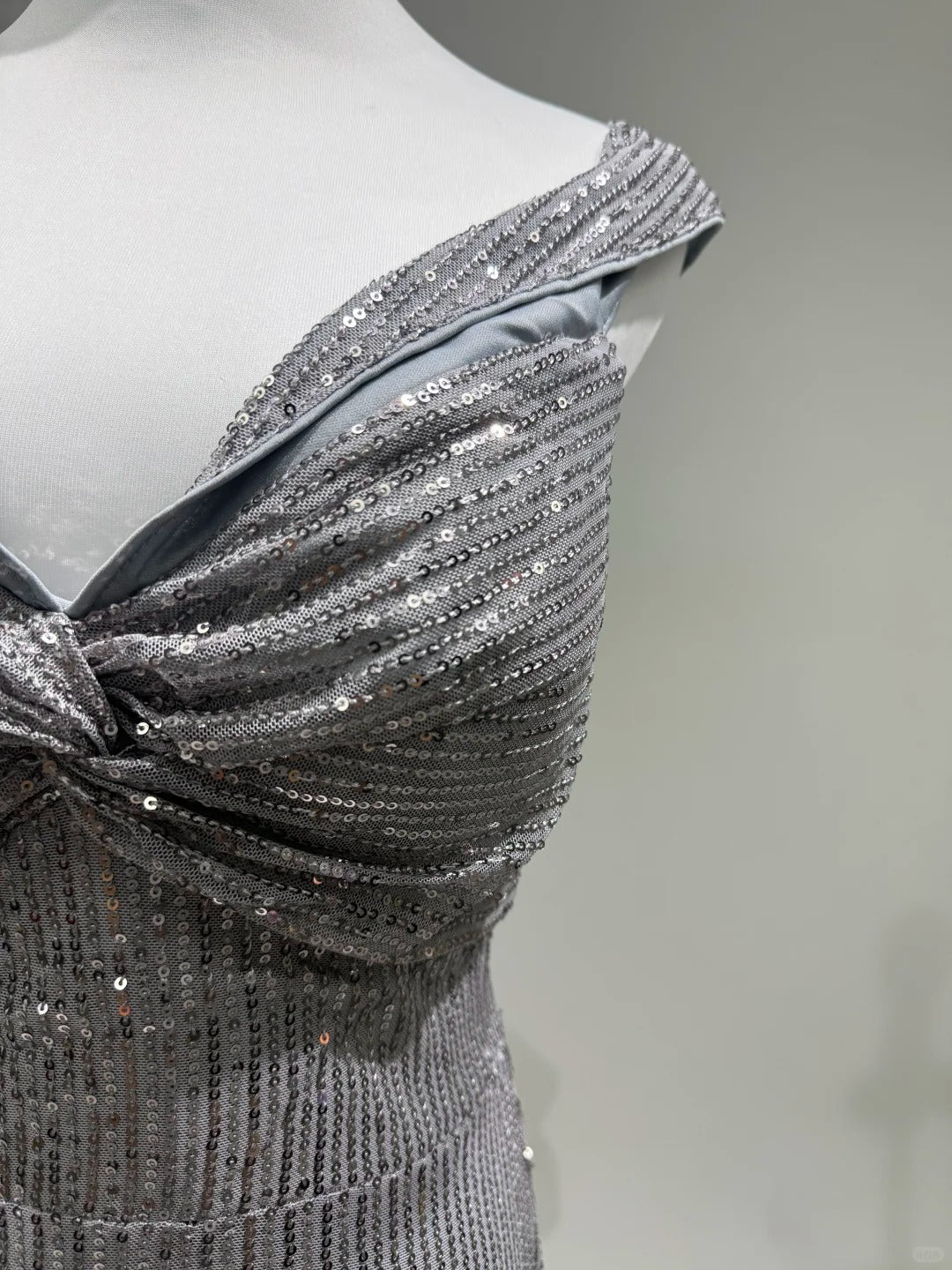 Girlhomeshops-Silber glänzende Mode Pailletten langes Ballkleid Geburtstagspartykleid gh5419