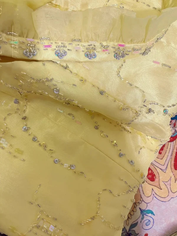 Robe de soirée sirène longue en satin jaune ornée de perles gh4438