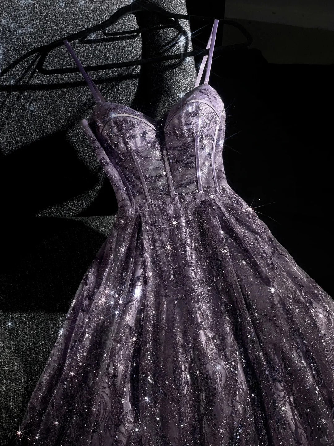 girlhomeshops - Lila wunderschönes, exquisites, mit Perlen besetztes, langes Ballkleid aus Tüll, romantisch und umwerfend für Mädchen, gh5693