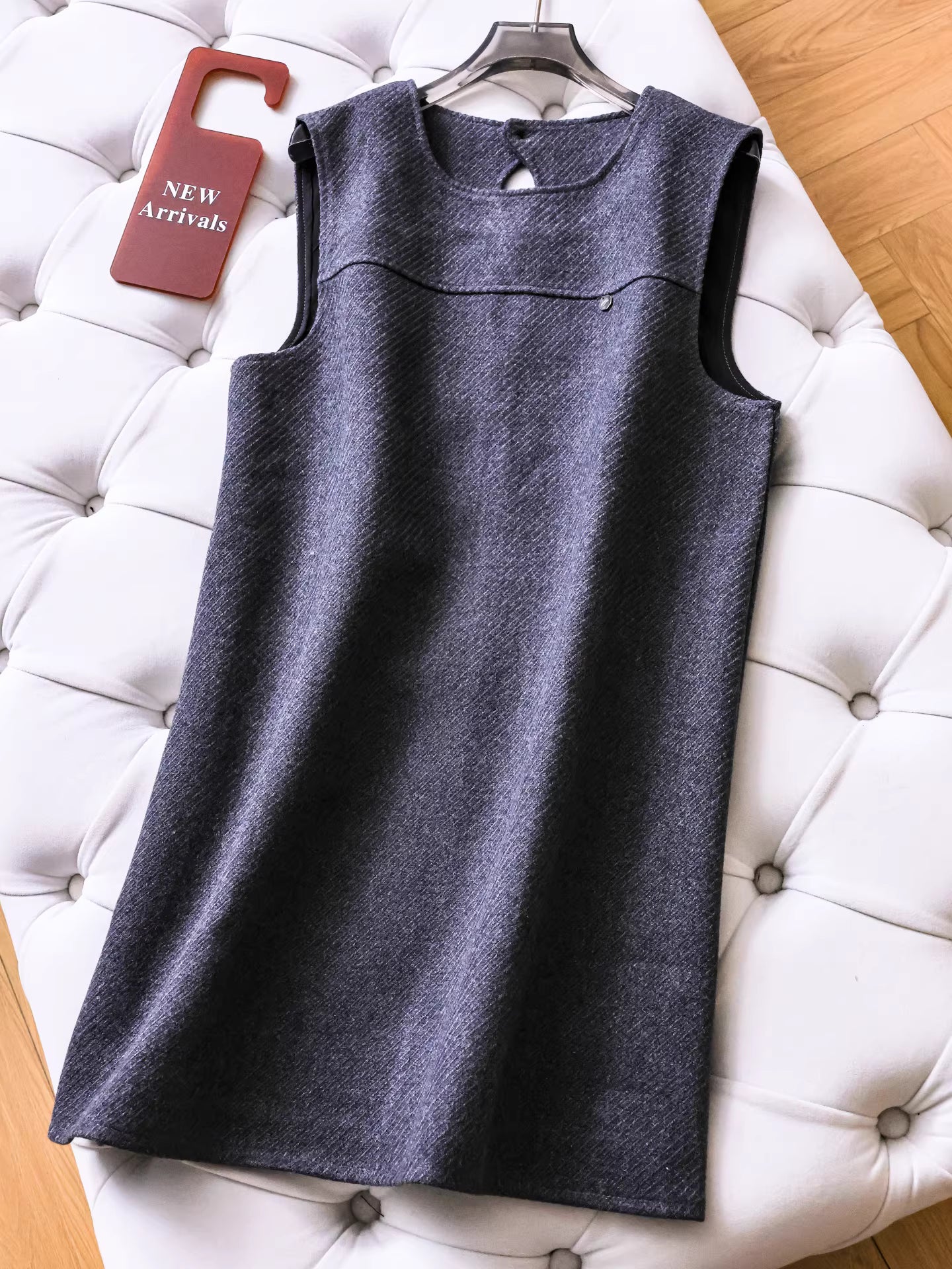 Solid color textured openwork round neck loose straight sleeveless vest dress layered with wool vest women's dress 11306