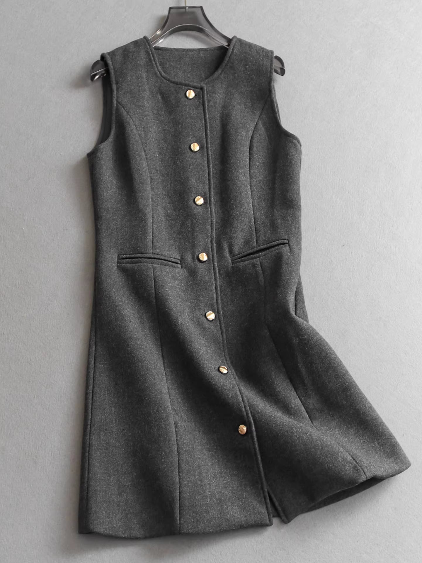 Commuter-style single-breasted round neck sleeveless slim-fit dress, autumn/winter new style, layered vest dress 11314