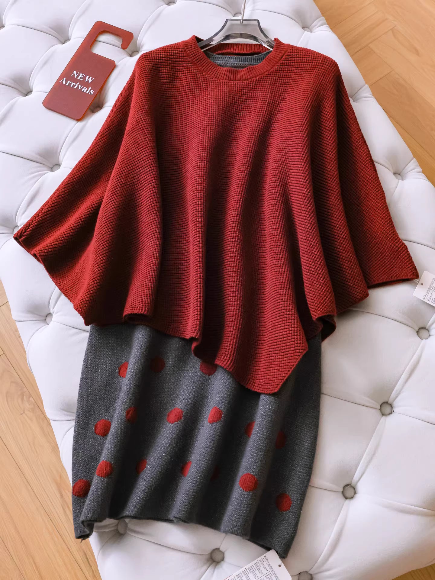 A color-blocked polka dot round neck sleeveless knit dress can be paired with a complete irregular shawl cape set for women 11304