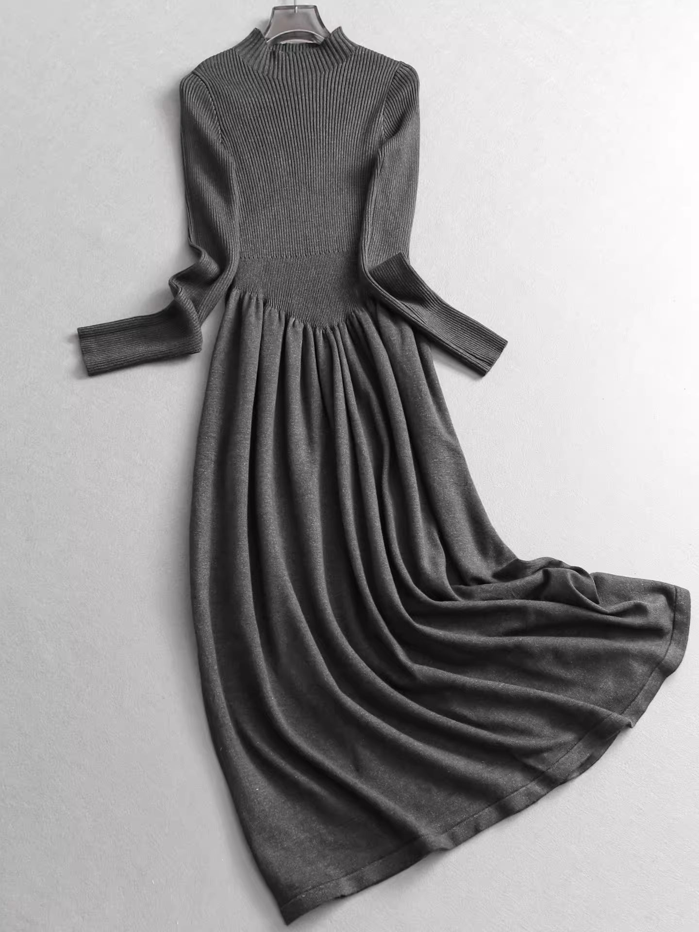 Elegant and sophisticated high-neck knitted stretch slim-fit long-sleeved sweater dress, perfect for layering as an inner dress. 11324