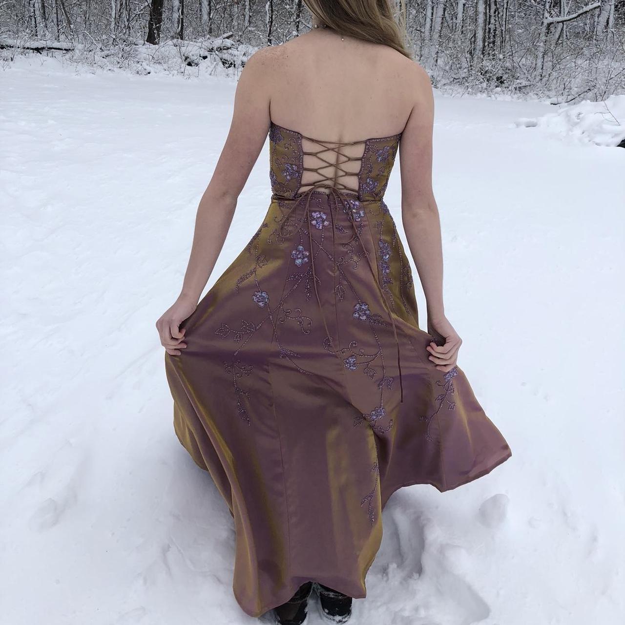 Robe de soirée longue en satin marron brillant, élégante, à bretelles spaghetti, motif floral délicat, avec perles, gh3741