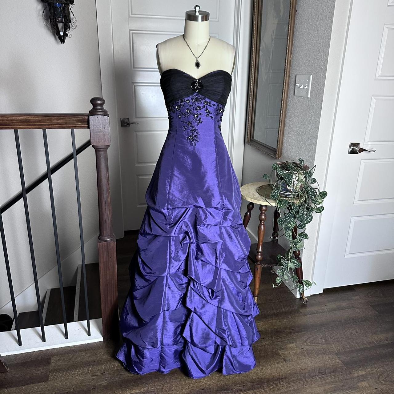 Girlhomeshops--Vintage Purple Delicate Beaded Long Satin Ball Gown gh5508