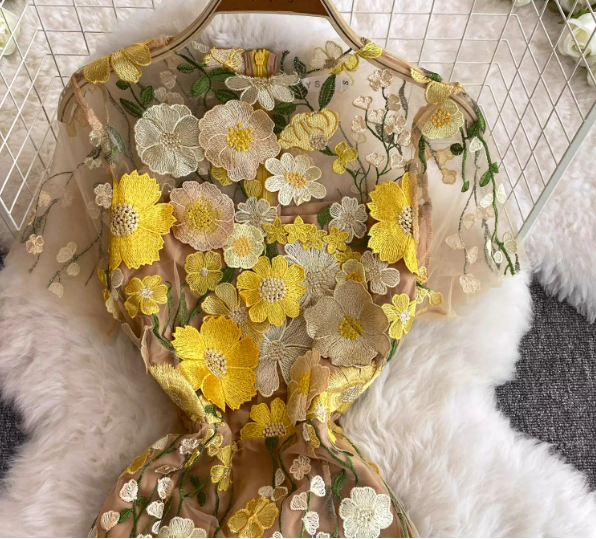 Palast-Stil schöne schwere Arbeit dreidimensionale Blumenstickerei Stickerei Urlaub am Meer Kleid Morgenmantel weibliche Braut High-End 11286