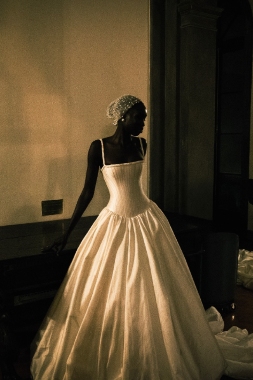 Ärmelloses Vintage-Prinzessinnenkleid mit Spaghettiträgern | Tailliertes Ballkleid aus Satin für Hochzeit, Verlobung, elegante Dinnerparty gh6419