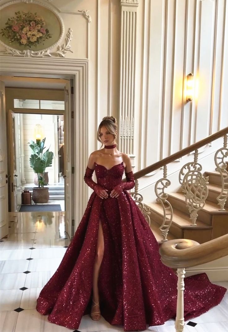 Robe de soirée élégante à paillettes brillantes bordeaux, décolleté en cœur, longue fente, robe de bal avec gants gh3134