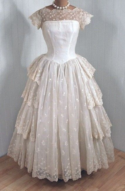 girlhomeshops--White Vintage Elegant Lace Long Wedding Prom Dress gh5583