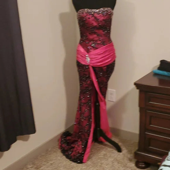 Wunderschönes, elegantes, exquisites, perlenbesetztes, bodenlanges Ballkleid aus Satin im Retro-Stil in Rosa, Abendkleid gh3447