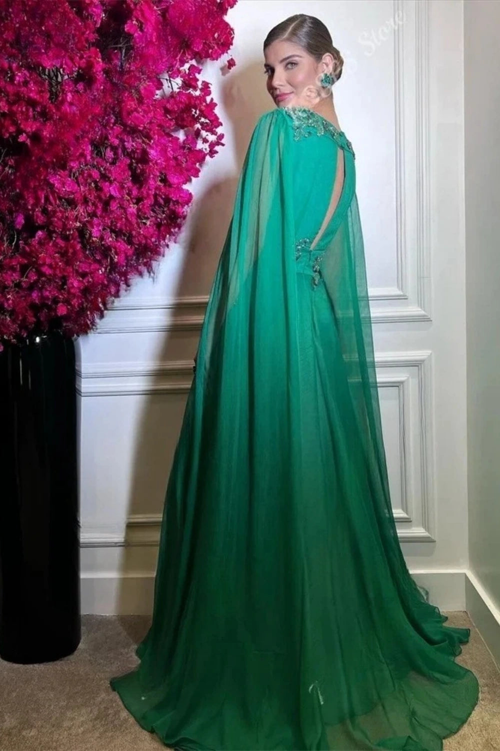 girlhomeshops-Green Long-Sleeved Evening Gown With A Shimmering Chiffon Deep V-Neck gh6263