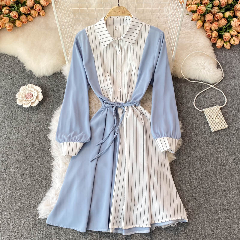 Schlichtes, gestreiftes Hemdkleid in A-Linie 10771