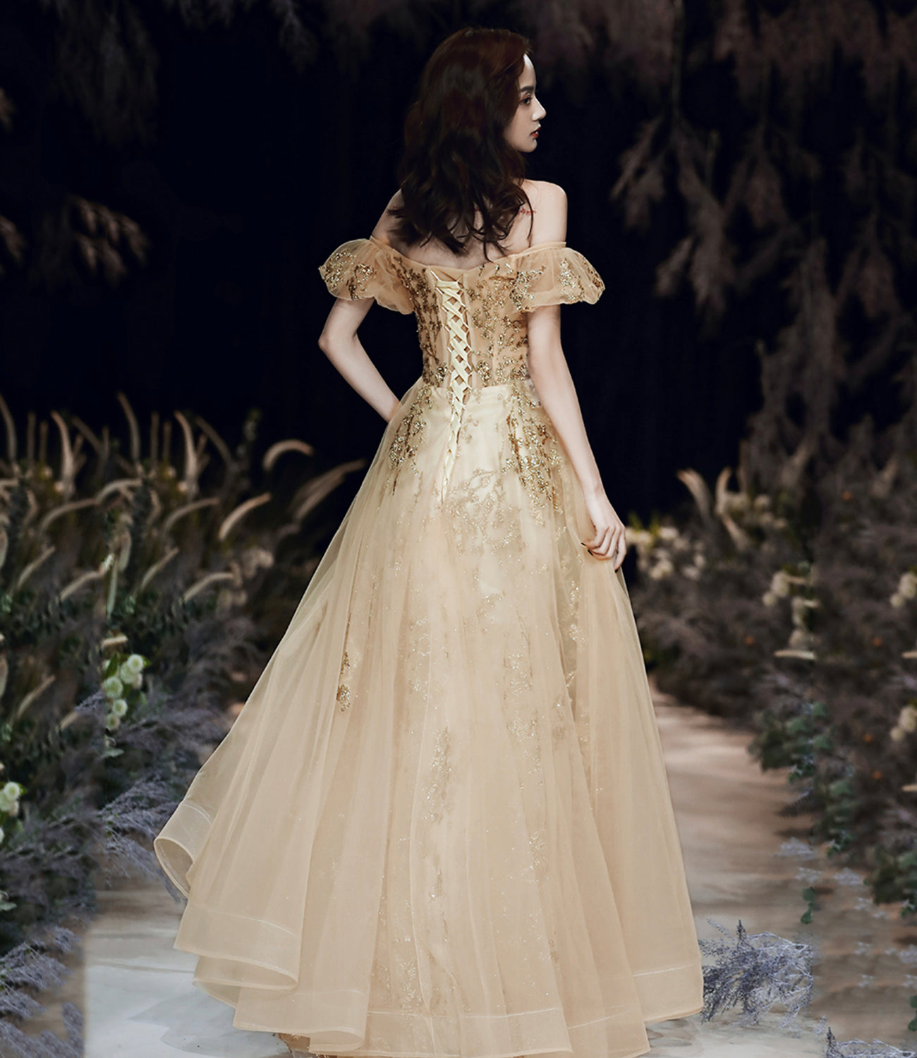 Langes Ballkleid mit goldenen Pailletten A-Linie Abendkleid 10484