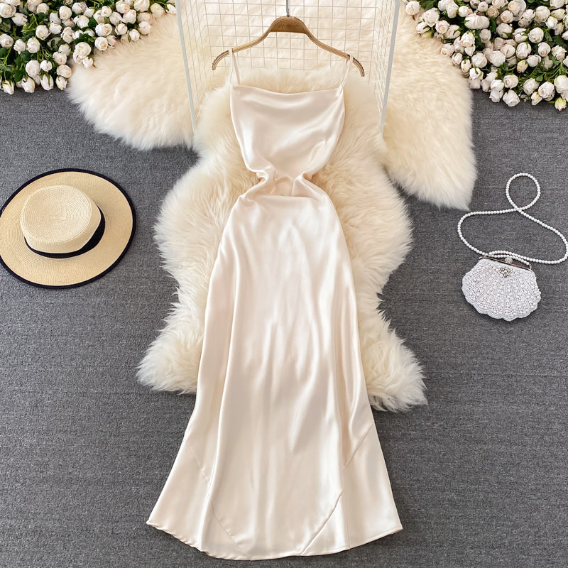 Einfaches kurzes Kleid aus Satin Modekleid 10792