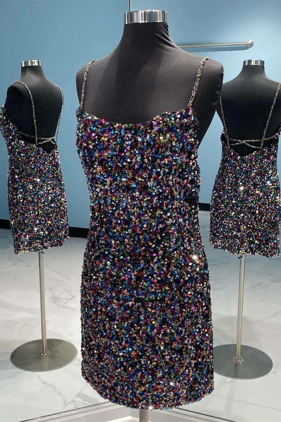 Robe de soirée moulante courte à paillettes noires colorées gh1480