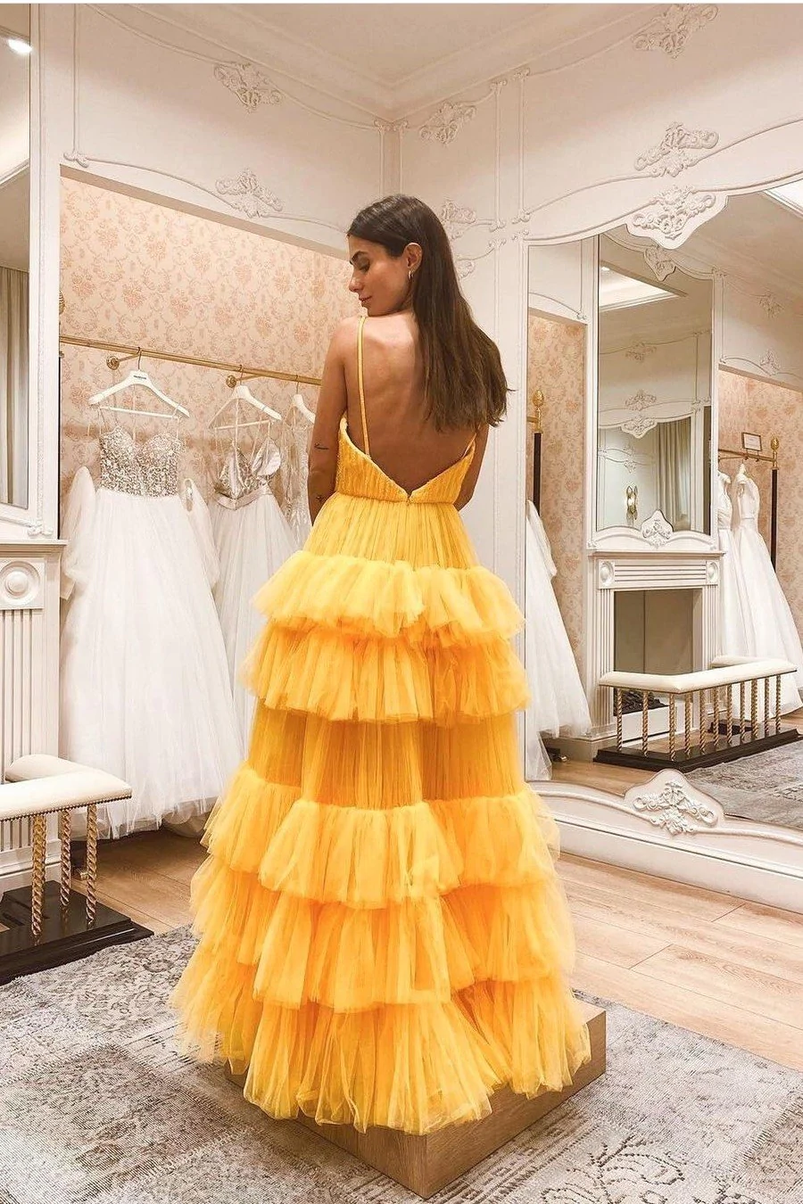 Robe de bal jaune en tulle à plusieurs couches avec corsage froncé gh2343