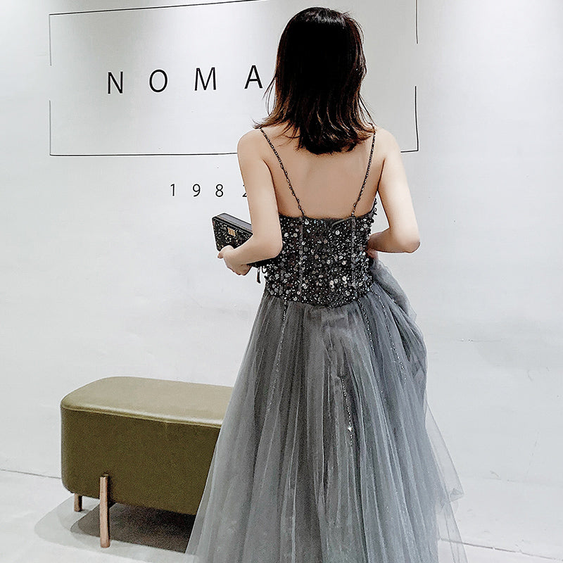 Robe de soirée longue en tulle à col en cœur gris et perles 8064