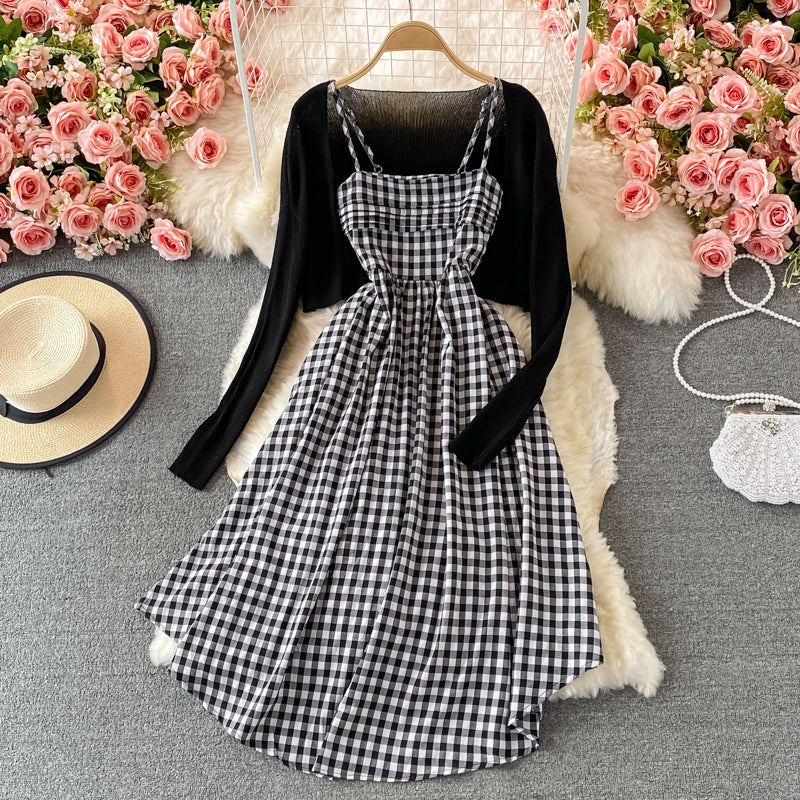 Süßes kariertes zweiteiliges Kleid 444