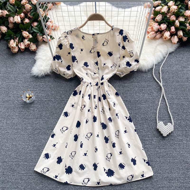 Süßes kurzes A-Linien-Modekleid mit Rundhalsausschnitt 562