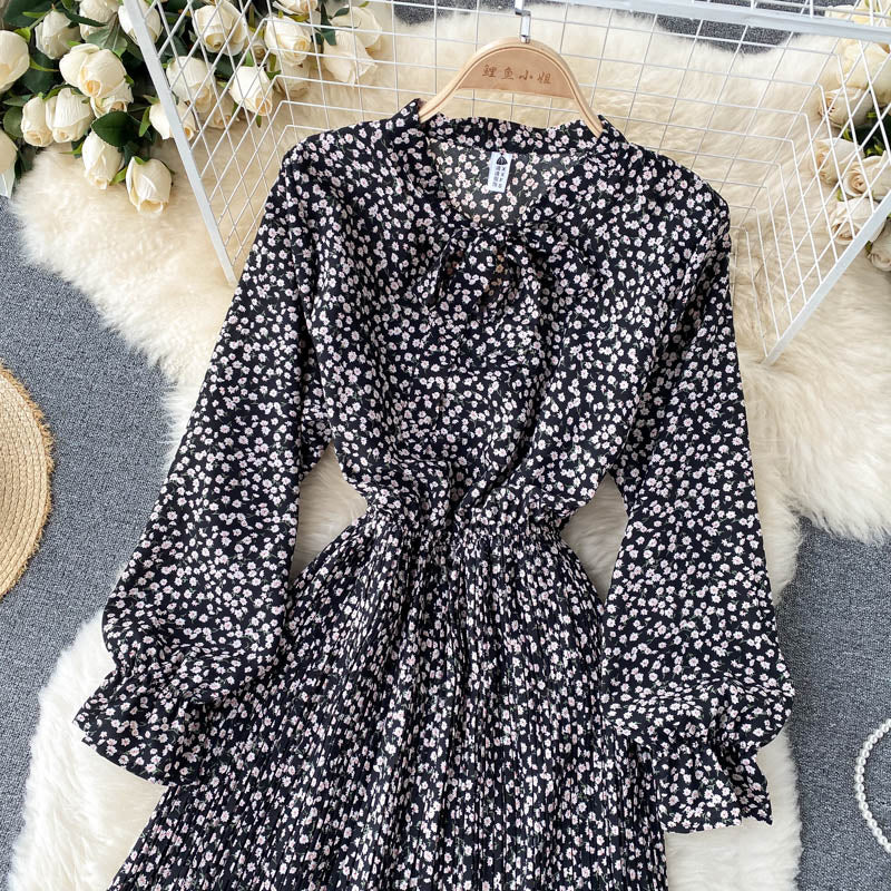 Süßes Blumenkleid mit langen Ärmeln Modekleid 470