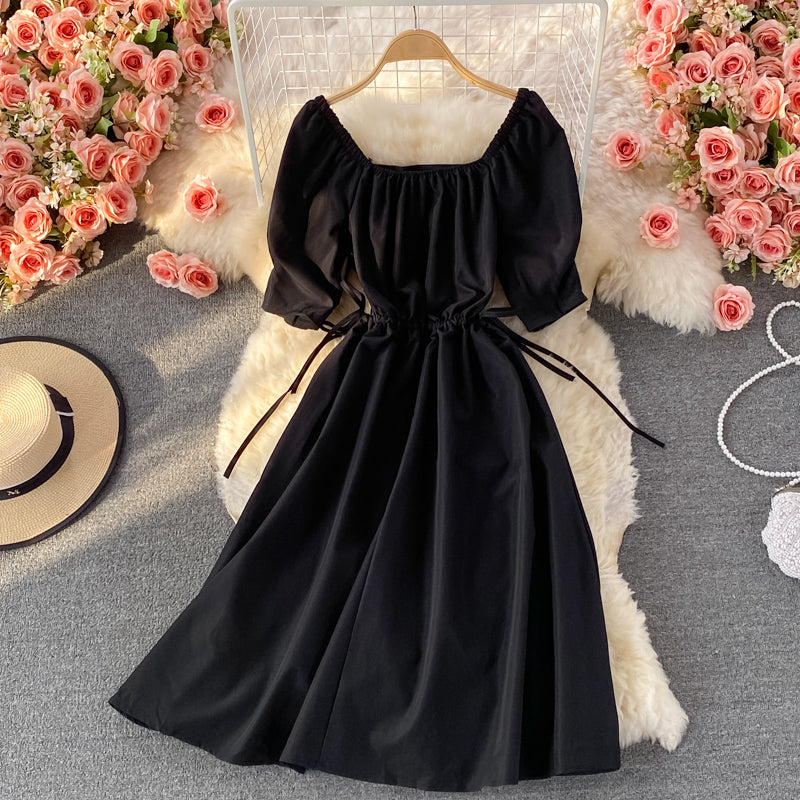 Robe courte noire coupe A simple robe noire 395