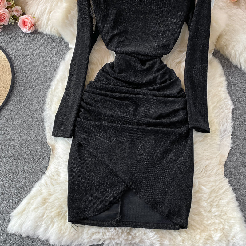 Robe portefeuille à col rond et plis irréguliers en soie brillante avec pampilles cousues 3093