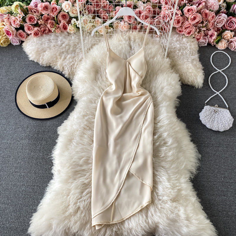 Robe sexy à bretelles irrégulières et décolleté en V avec soutien-gorge 3434