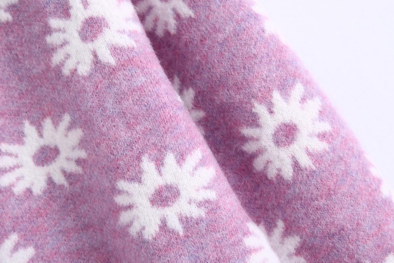 Autumn flower-shaped decorative women's cardigan 1351