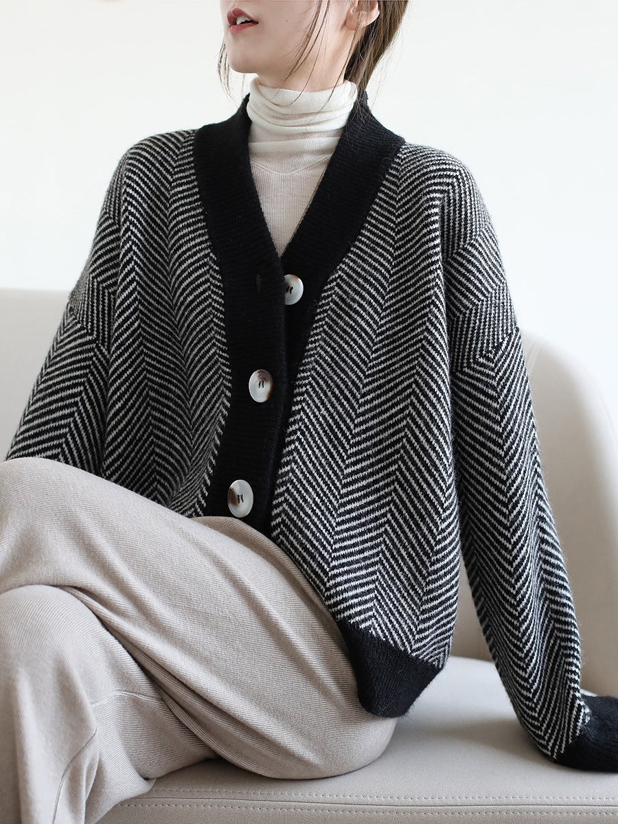 Vintage cardigans, striped slouches, baggy coats, chunky sweaters 1437